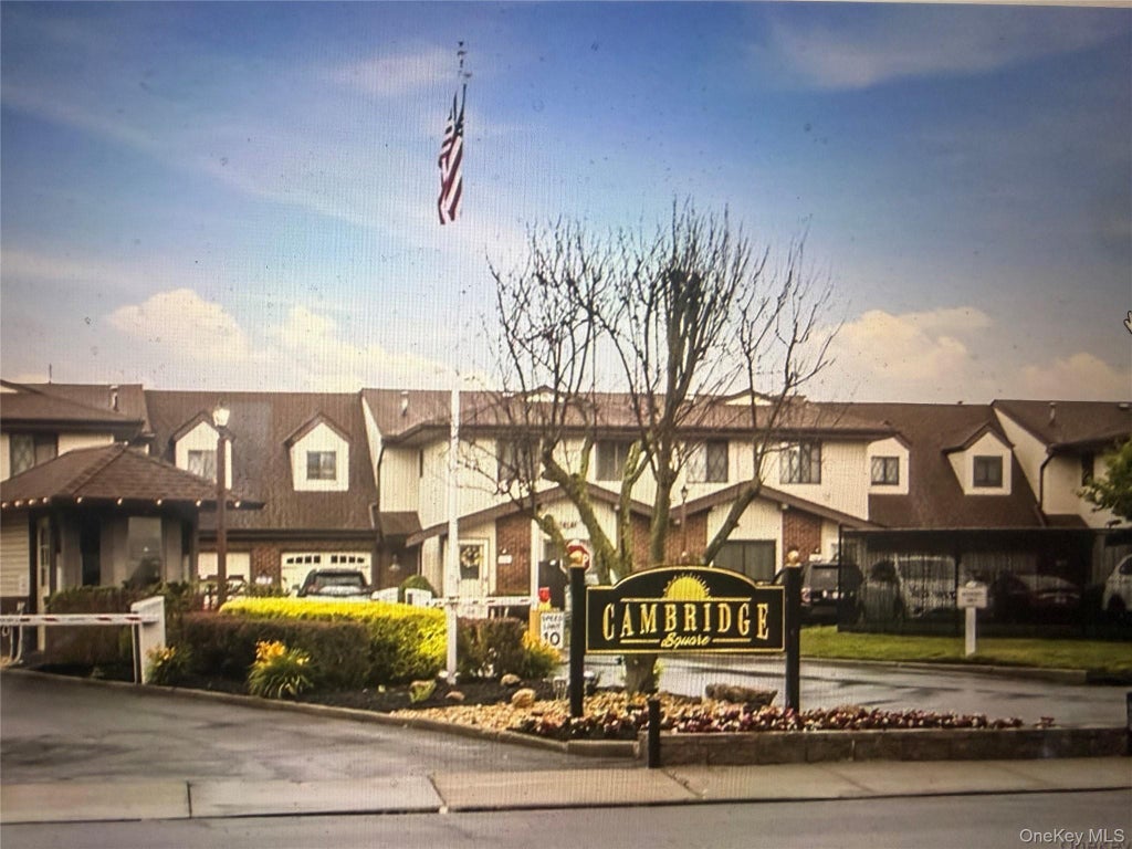 Photo of 43 Cambridge Drive W, Copiague, NY 11726 (MLS # 1038881)