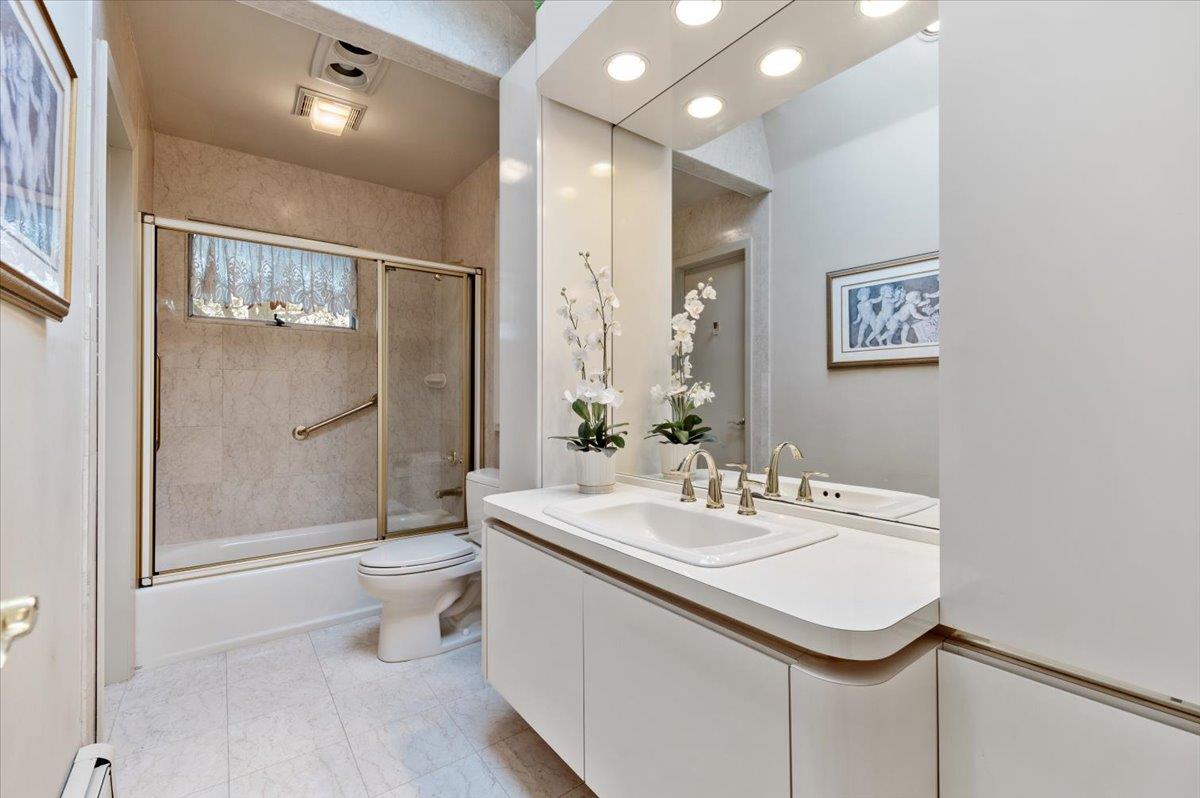 425 N Queens Avenue, Massapequa, New York image 19