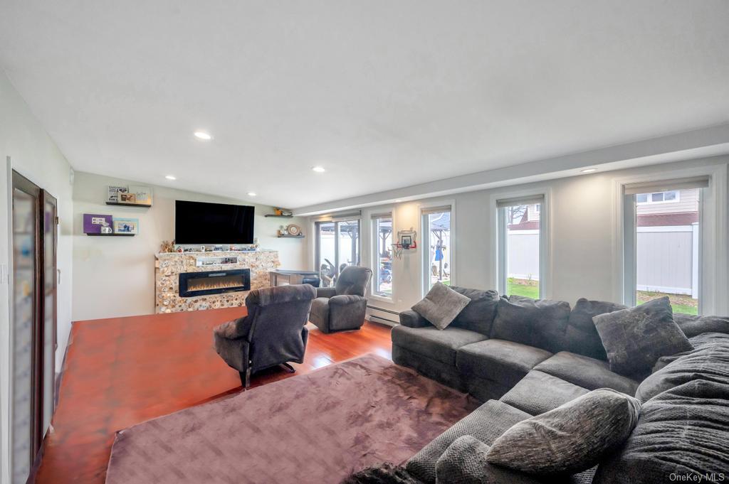 11 Berry Lane, Hicksville, New York image 17