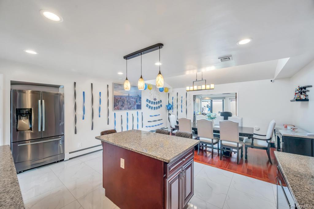 11 Berry Lane, Hicksville, New York image 6