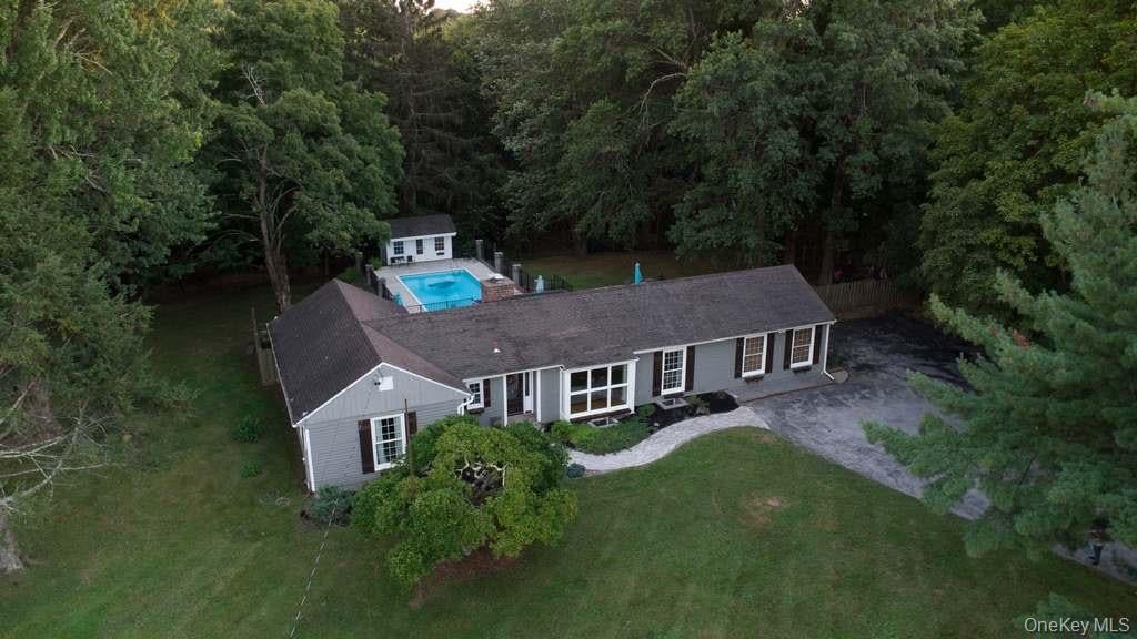 15 Merry Hill Road