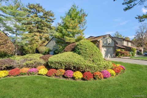 Condo For Sale - 118 Estate Drive<br/> Jericho, NY 11753