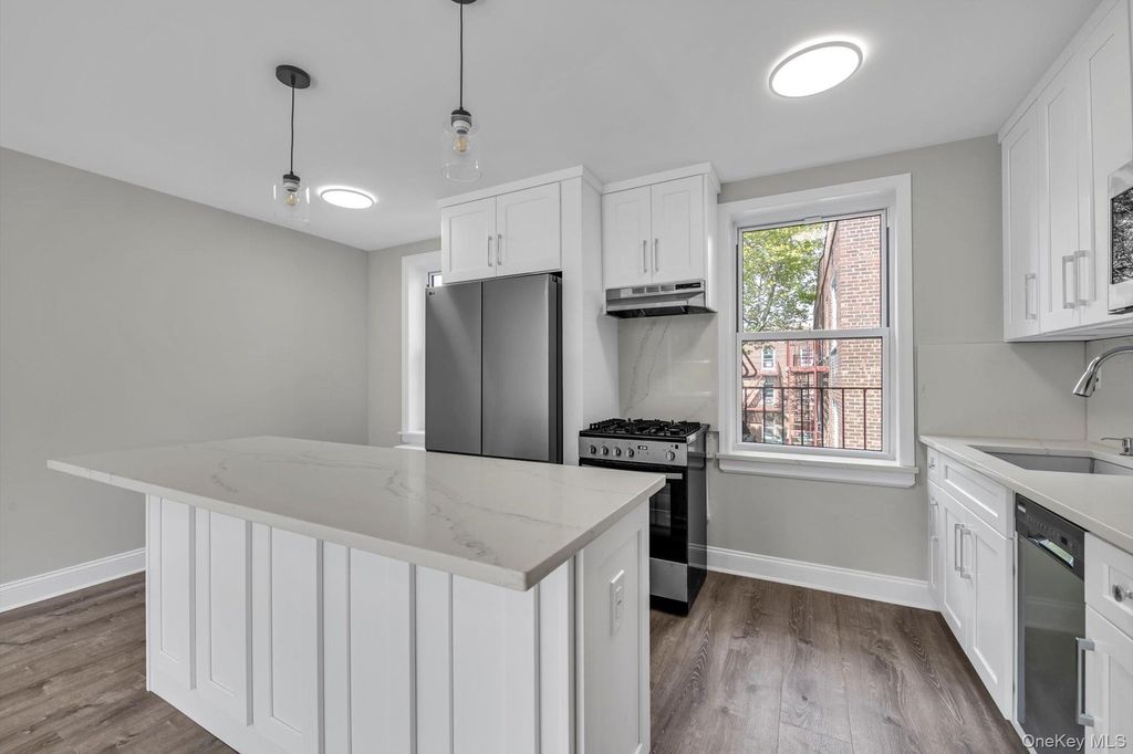 Photo of 141-11 78th Rd Rd #2-A, Flushing, NY 11367 (MLS # 940434)