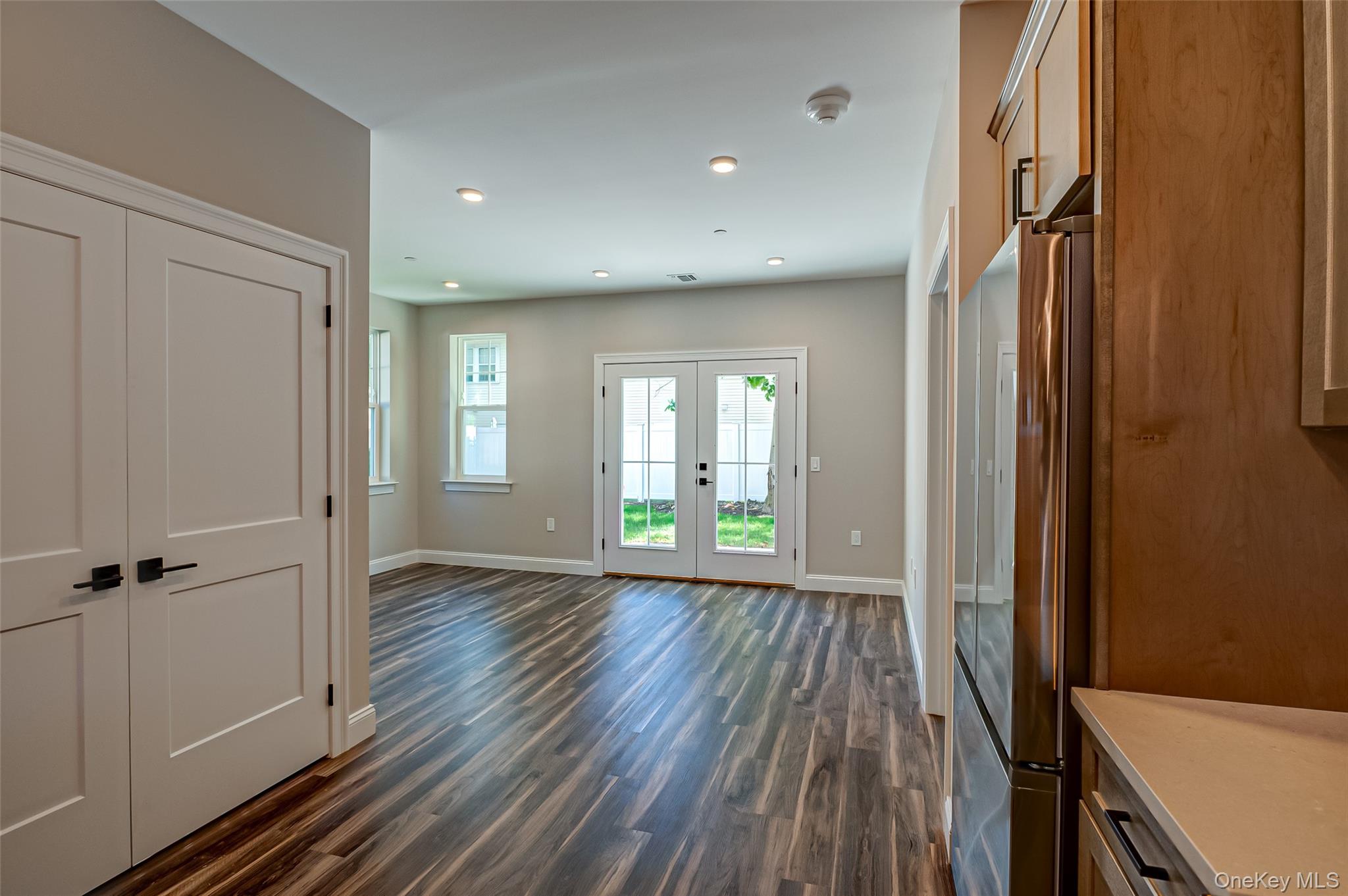 1 Conklin Street 102