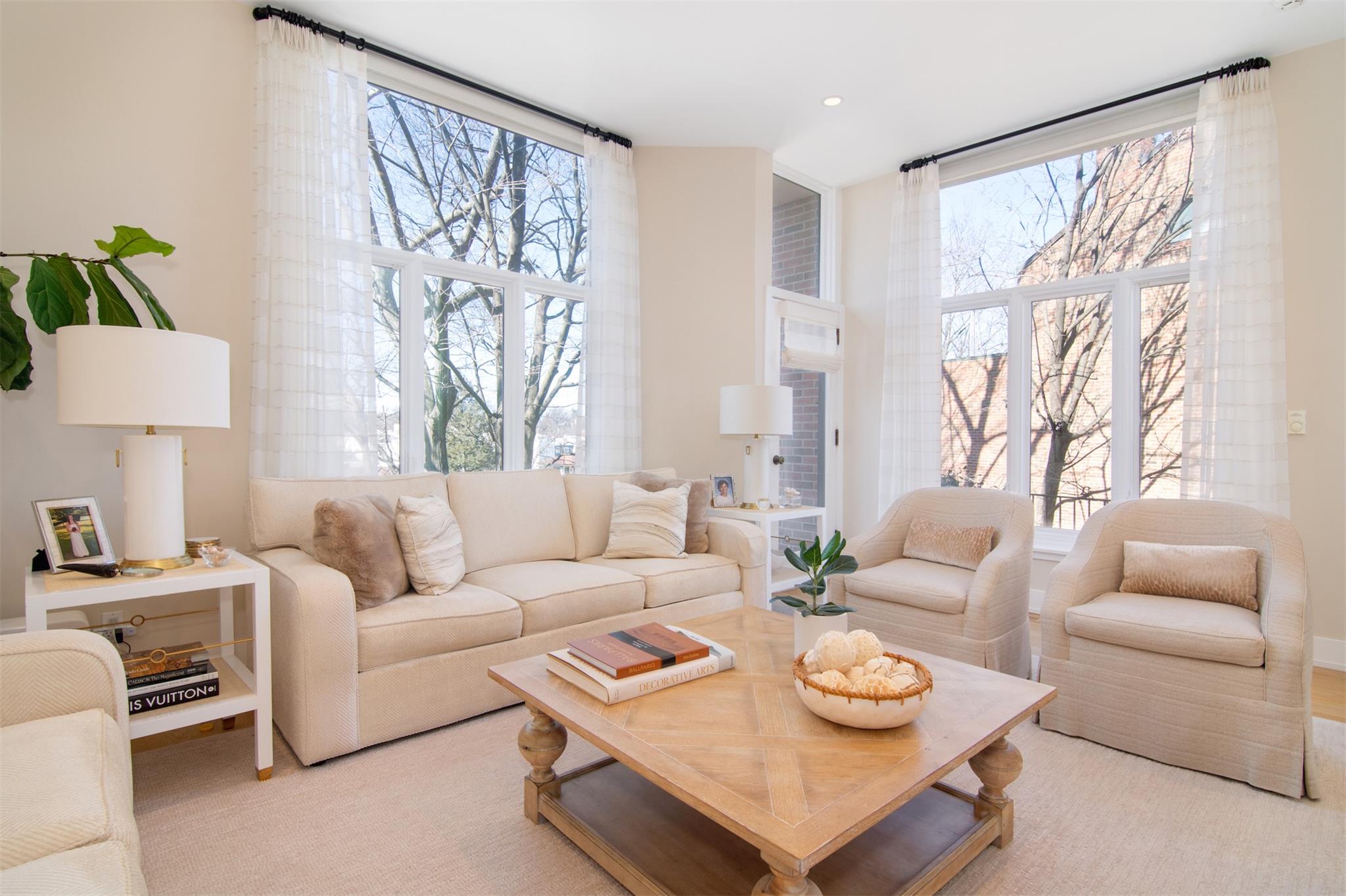22 Gramatan Court, Bronxville, New York image 3
