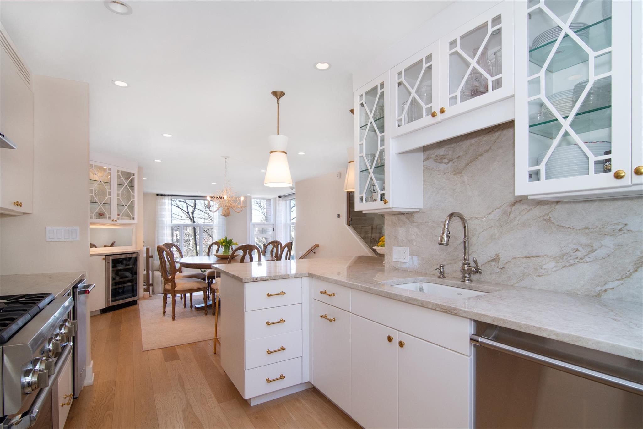 22 Gramatan Court, Bronxville, New York image 10