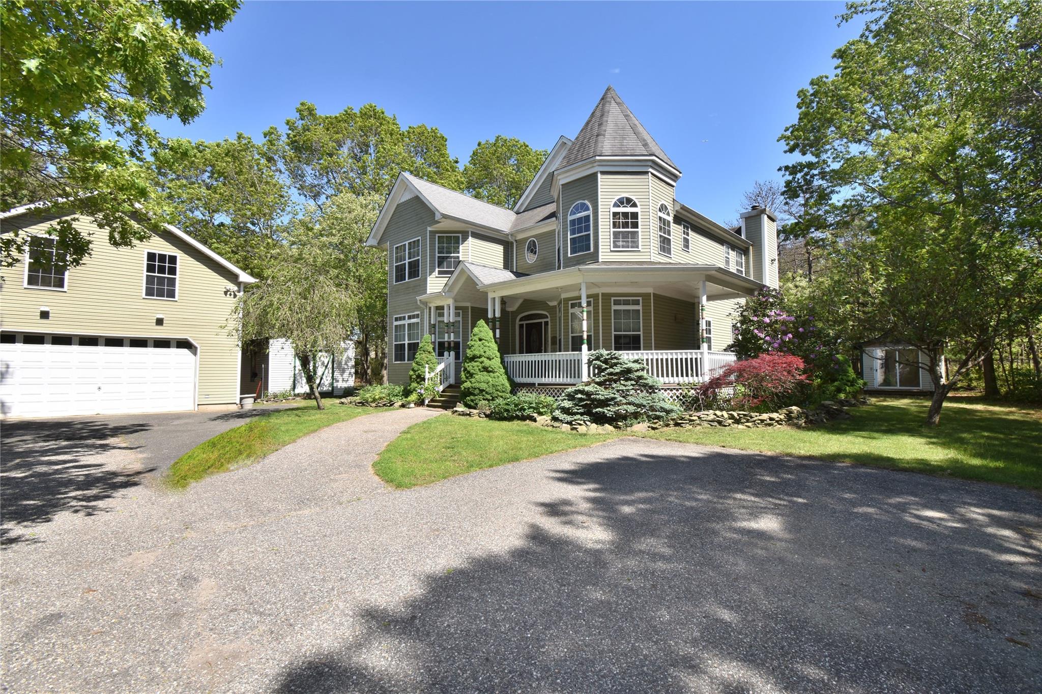 183 Middle Island Rd. Road, Medford, New York image 3