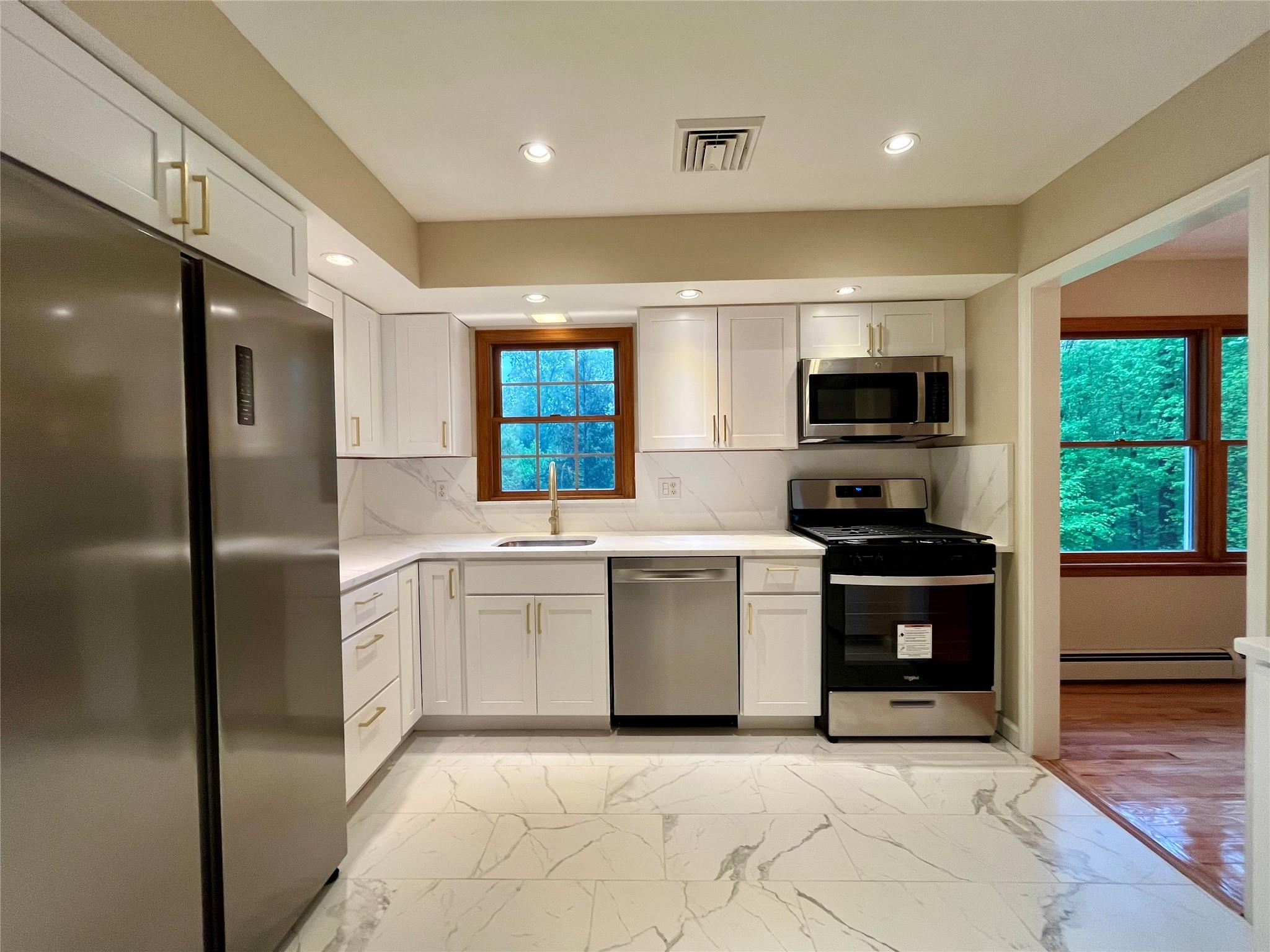 51 Pine Court, Middletown, New York image 9