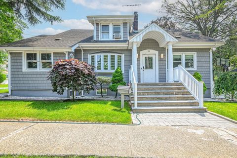 36 W Saint Marks Place Valley Stream NY 11580