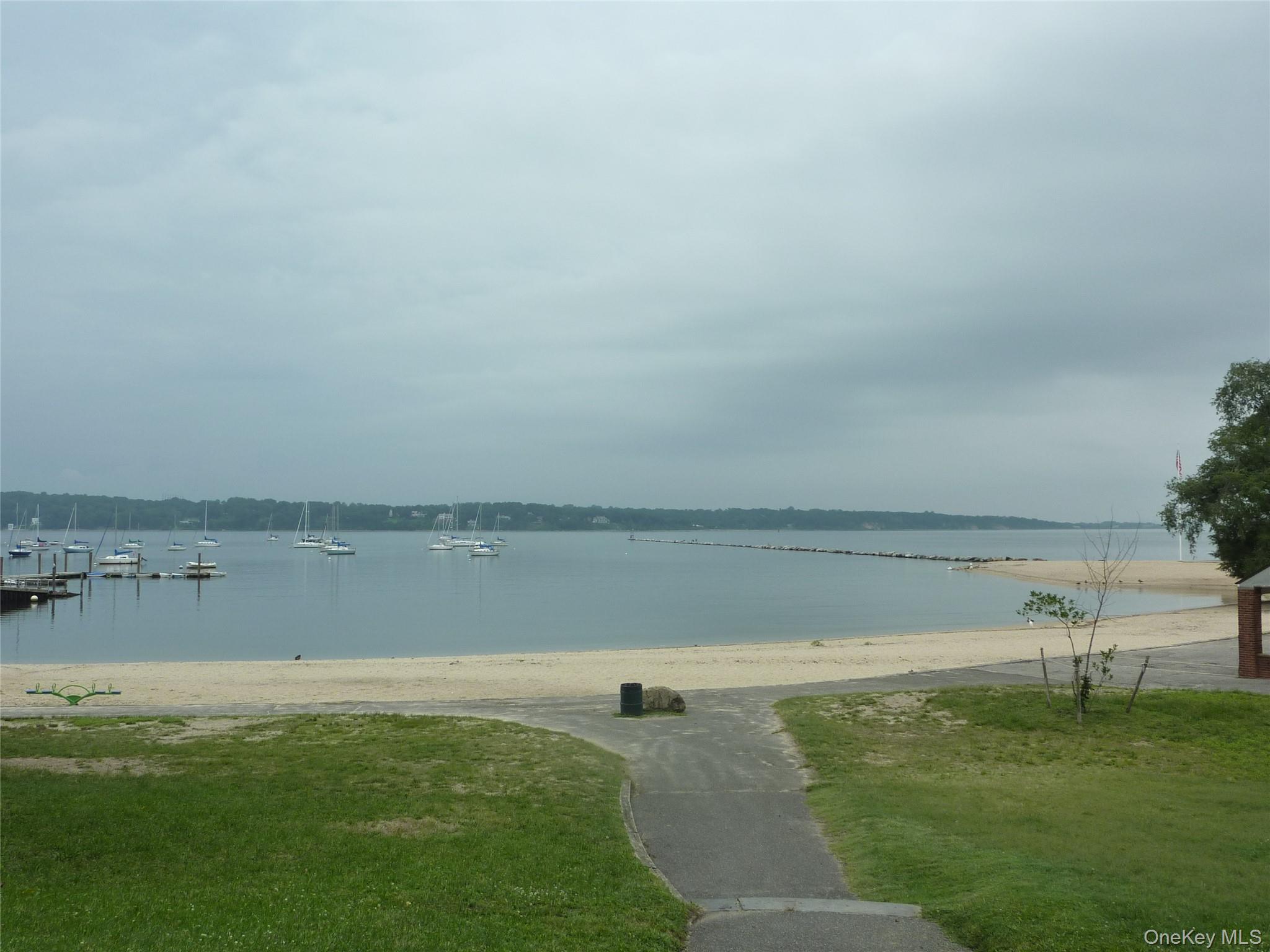 Glen Cove, New York 11542, United States, 3 Bedrooms Bedrooms, ,3 BathroomsBathrooms,Residential,Active,217831