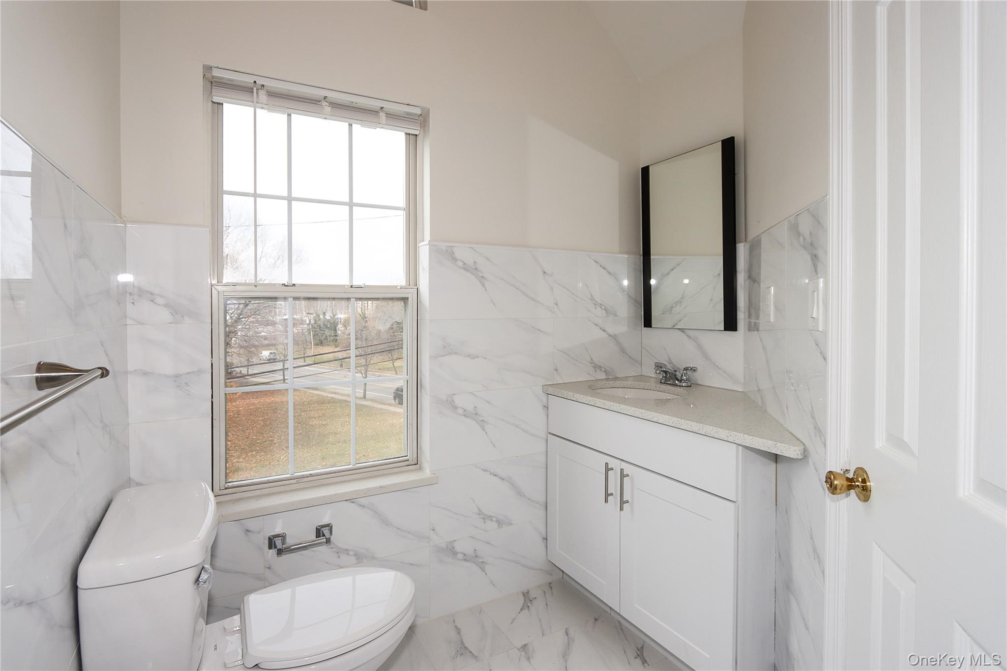 Glen Cove, New York 11542, United States, 3 Bedrooms Bedrooms, ,3 BathroomsBathrooms,Residential,Active,217831