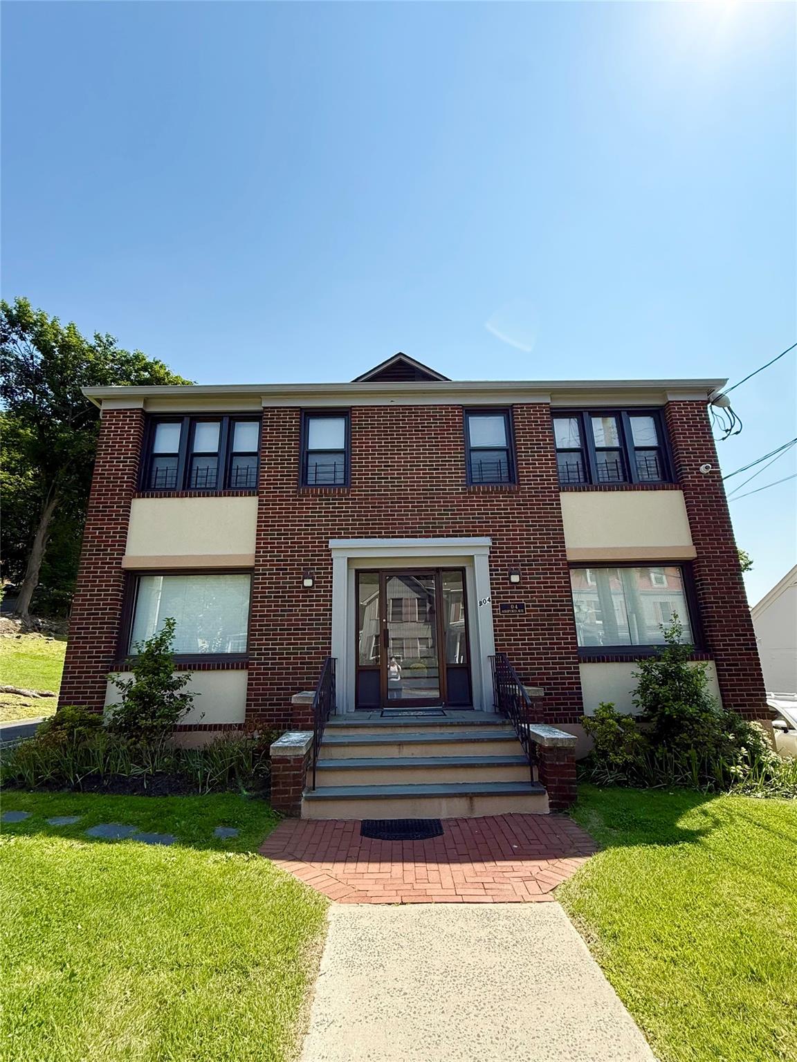 Rental Property at Ashford Avenue, Ardsley, New York - Bedrooms: 3 
Bathrooms: 1 
Rooms: 6  - $3,550 MO.