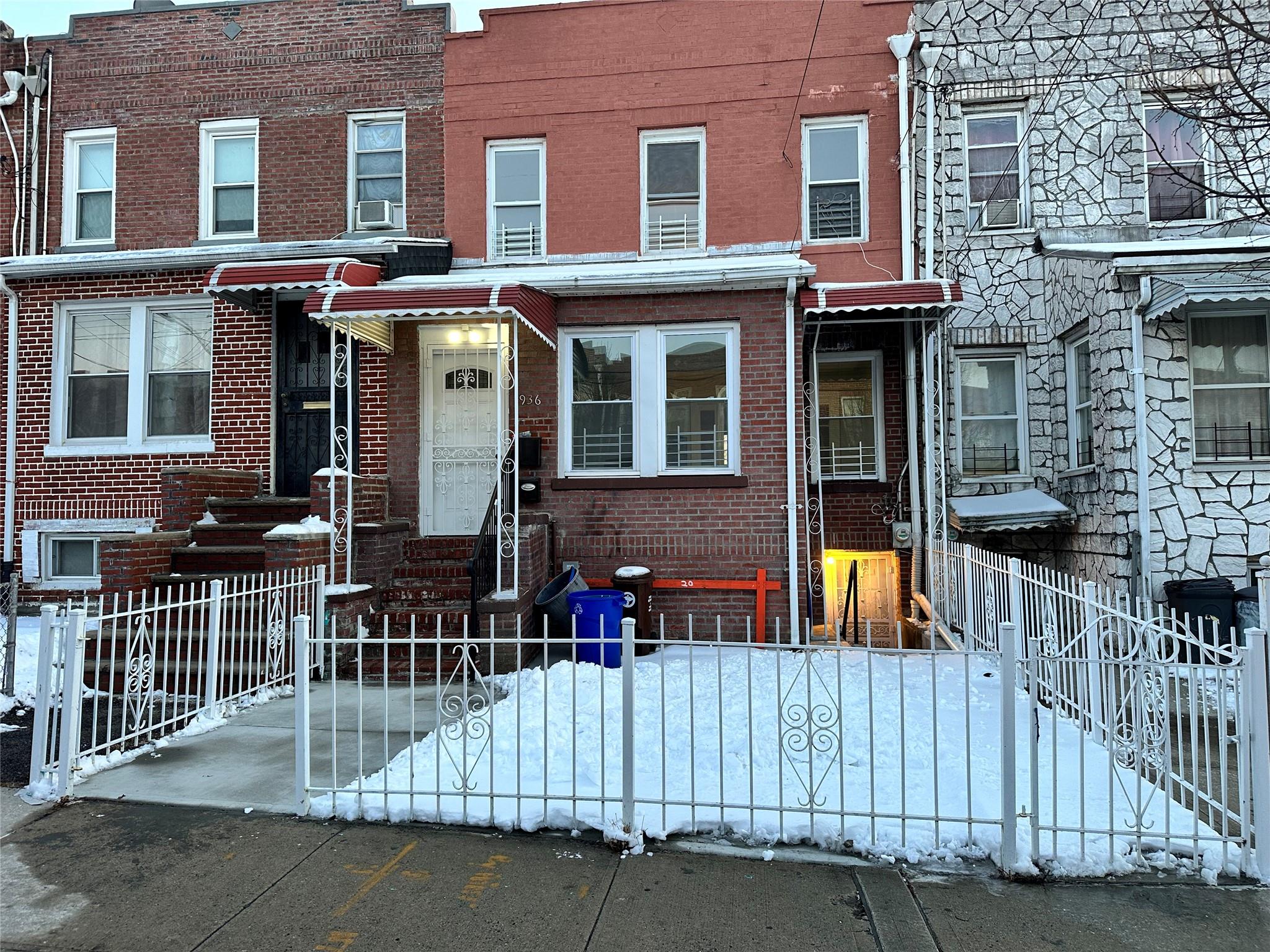 Rental Property at E 221st Street, Bronx, New York - Bedrooms: 3 
Bathrooms: 1  - $3,777 MO.