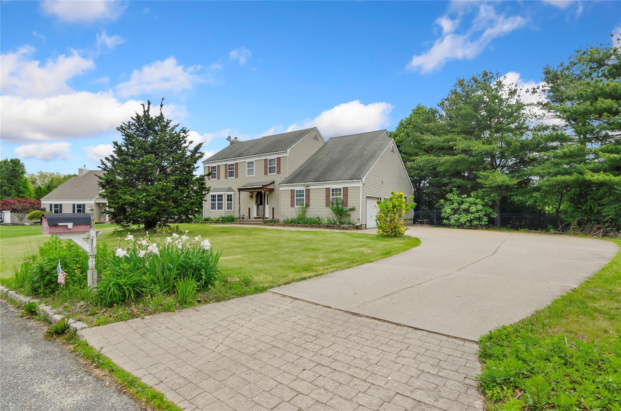 49 Tallmadge Trail, Miller Place, New York image 1