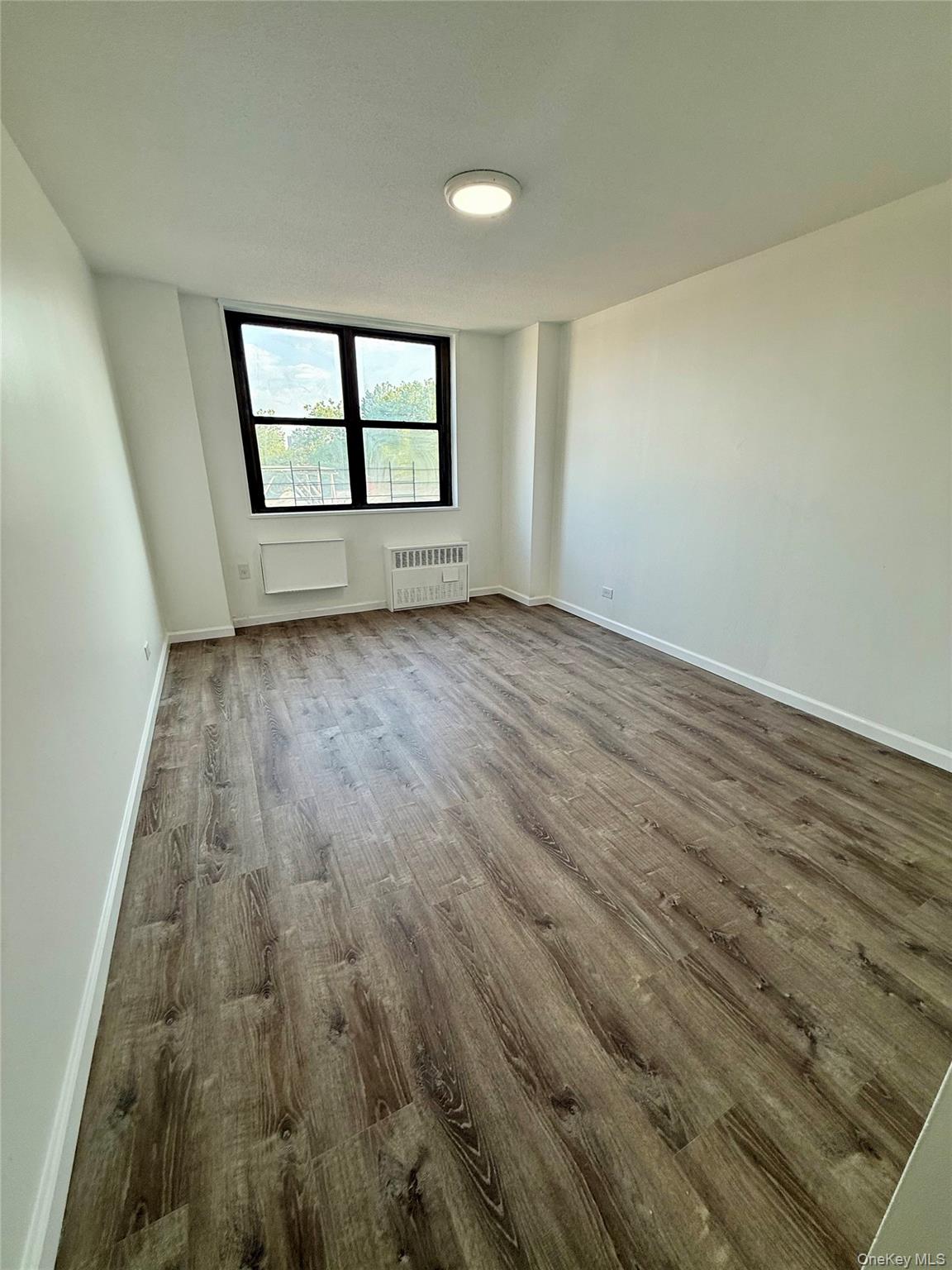 1966 Newbold Avenue 405