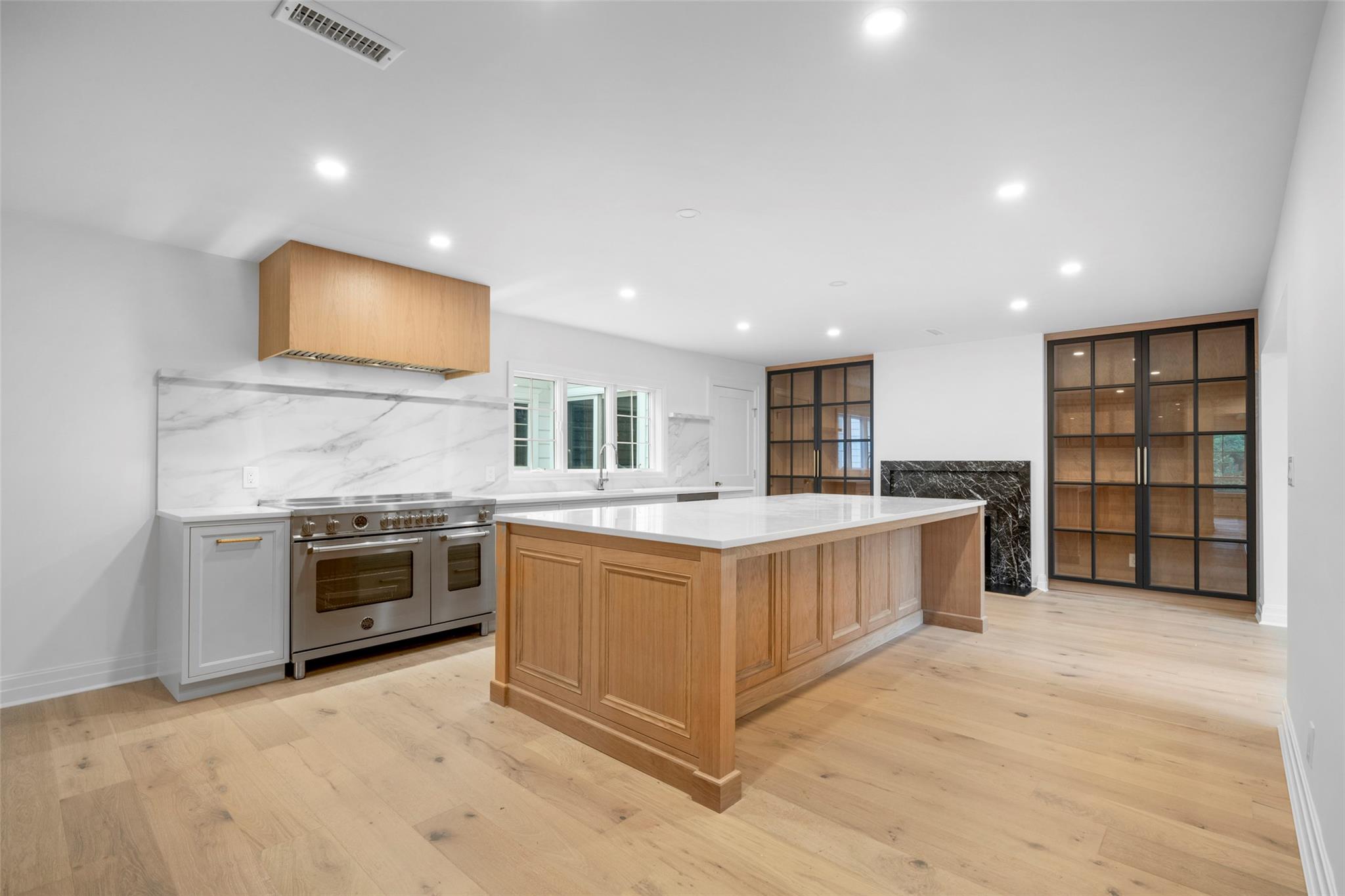 Whippoorwill Road, Armonk, New York - 4 Bedrooms  
5 Bathrooms  
11 Rooms - 