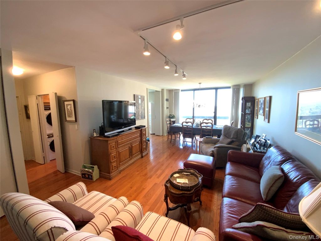 Photo of 27010 Grand Central Parkway #23B, Floral Park, NY 11005 (MLS # 992103)