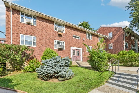 Homes For Sale - 8 Dehaven Drive #1D<br/> Yonkers, NY 10703