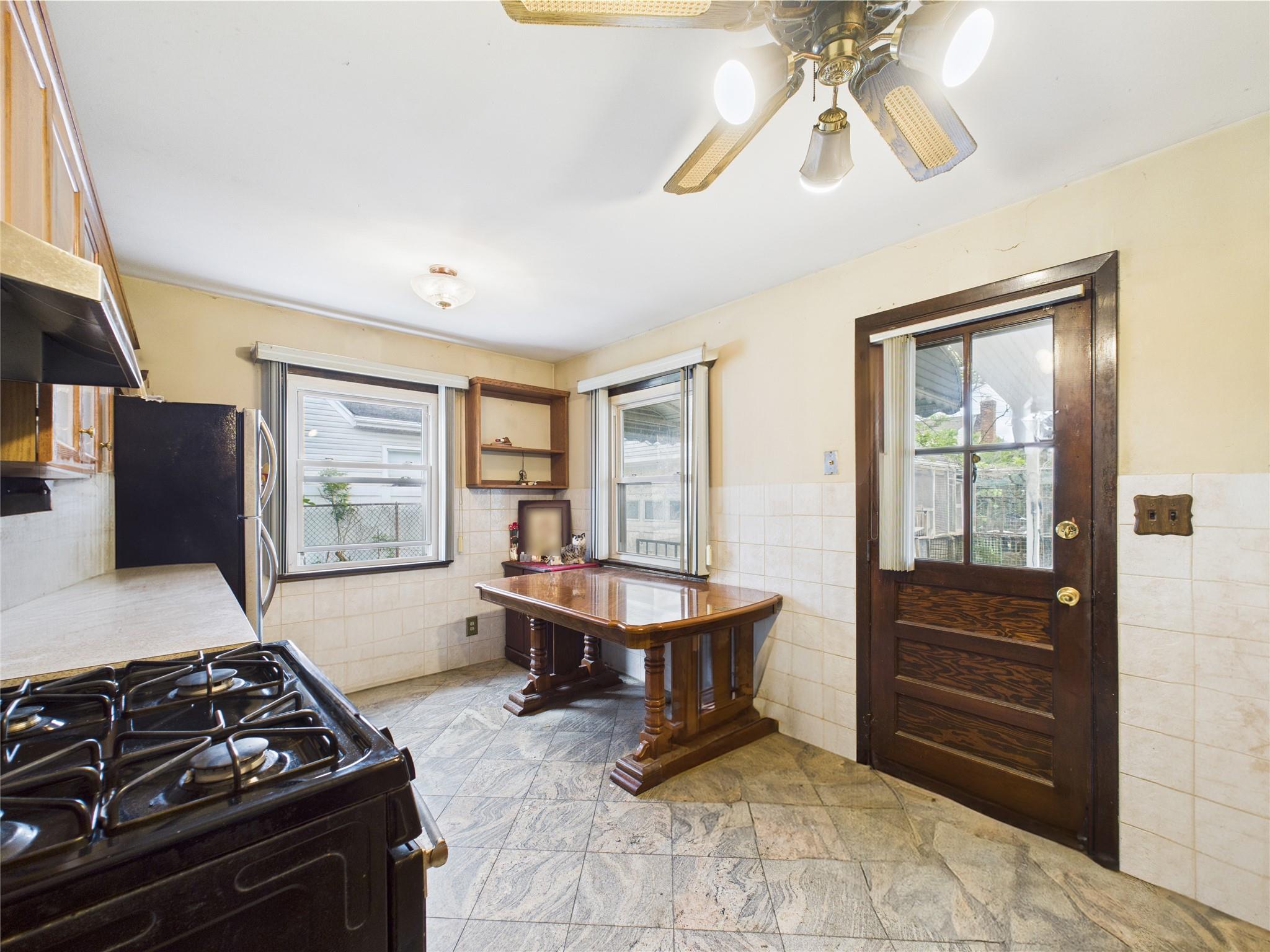 2 Gables Drive, Hicksville, New York image 8