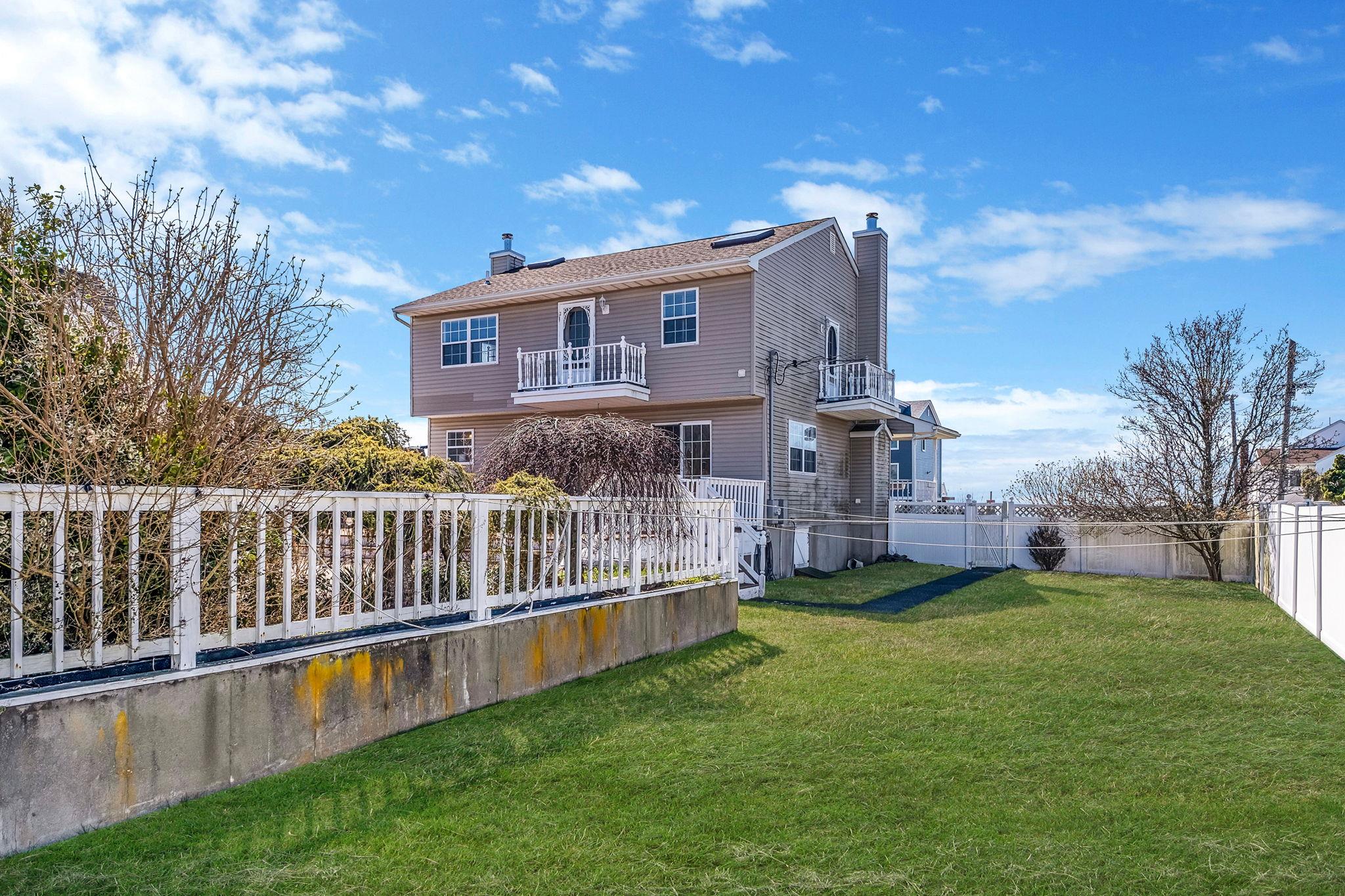 97 Grandview Drive, Shirley, New York image 35