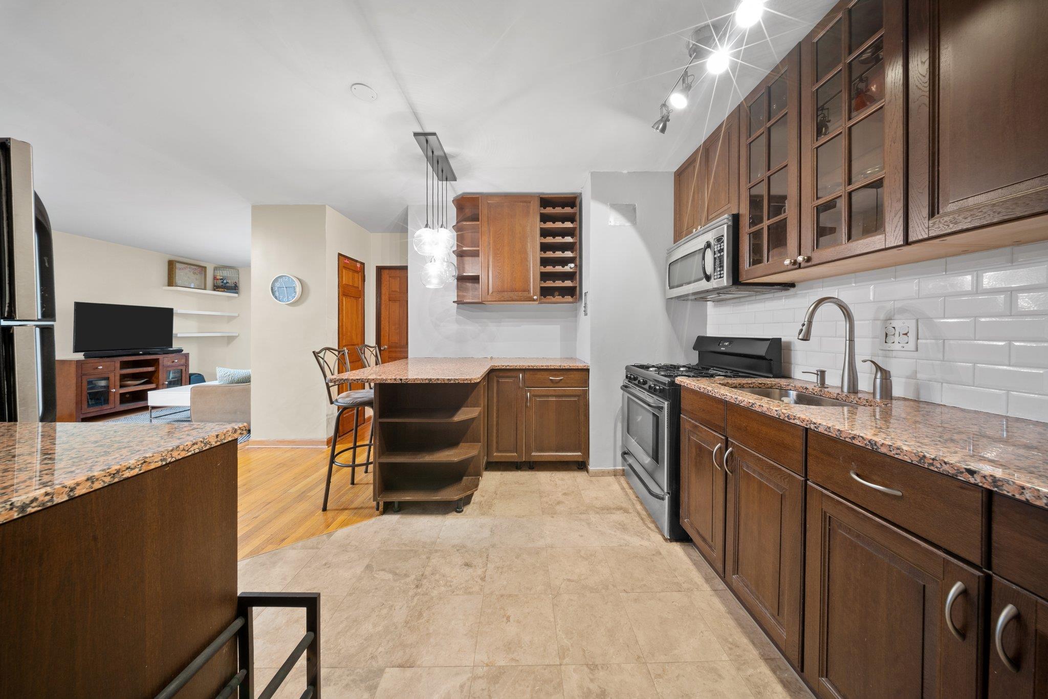100-11 67th Road Rd #408, Forest Hills, New York image 2