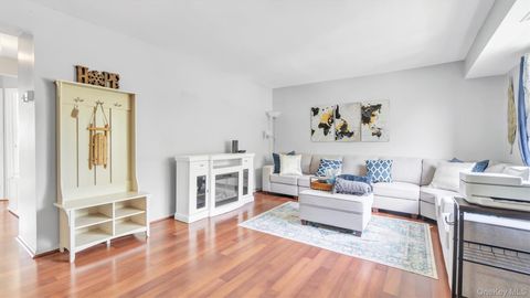 Homes For Sale - 224 Pointe Circle Cir #224<br/> Coram, NY 11727