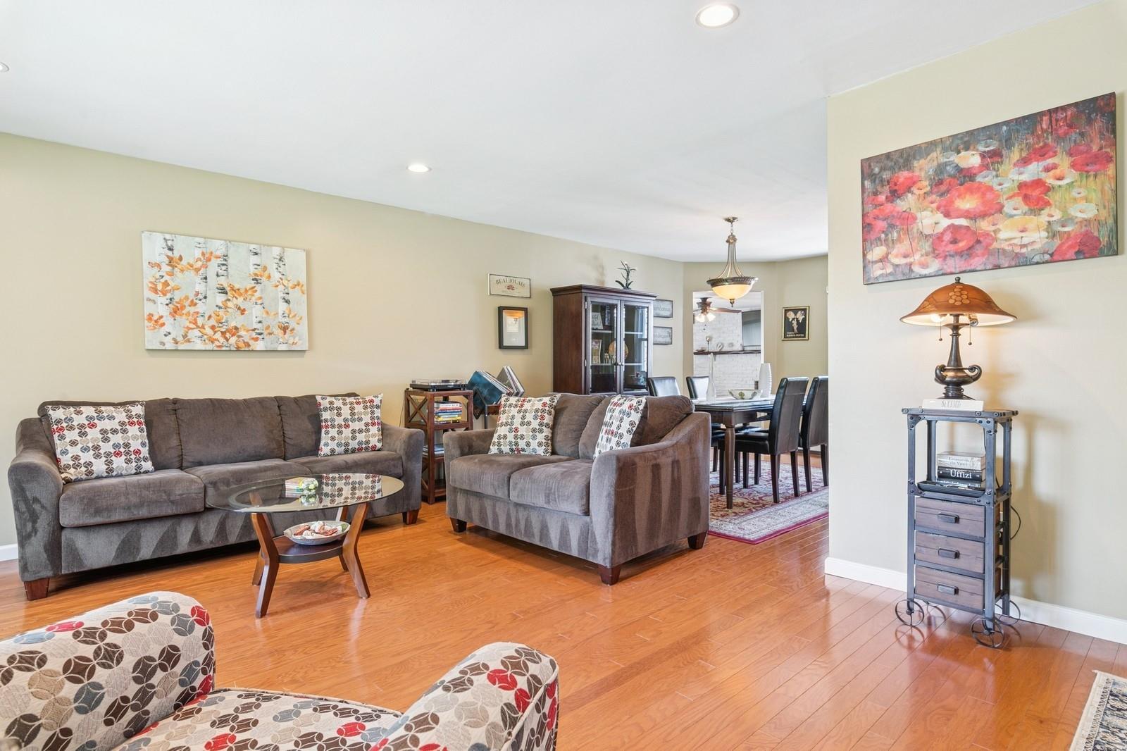 4 Winfield Davis Drive, Coram, New York image 4