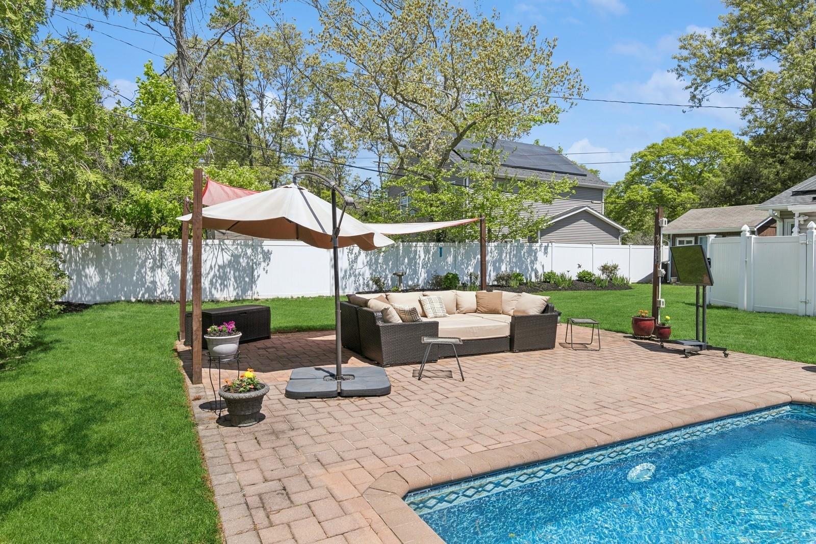 4 Winfield Davis Drive, Coram, New York image 32
