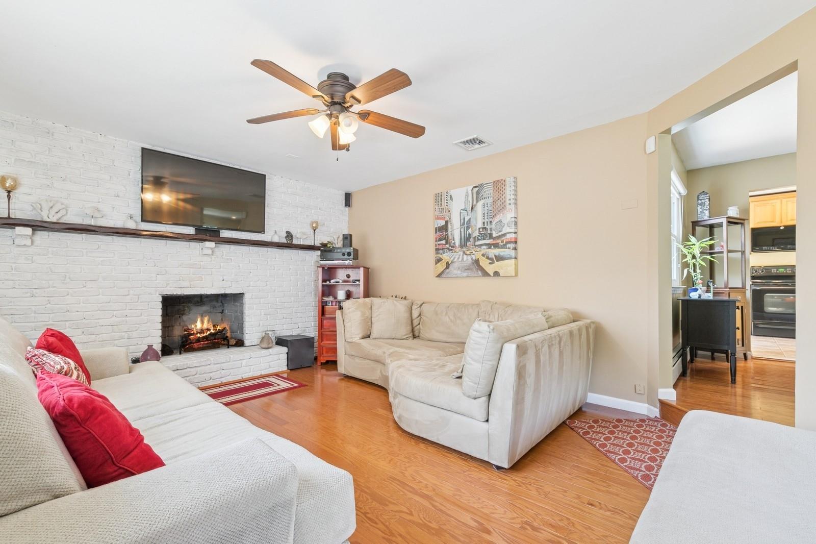 4 Winfield Davis Drive, Coram, New York image 18