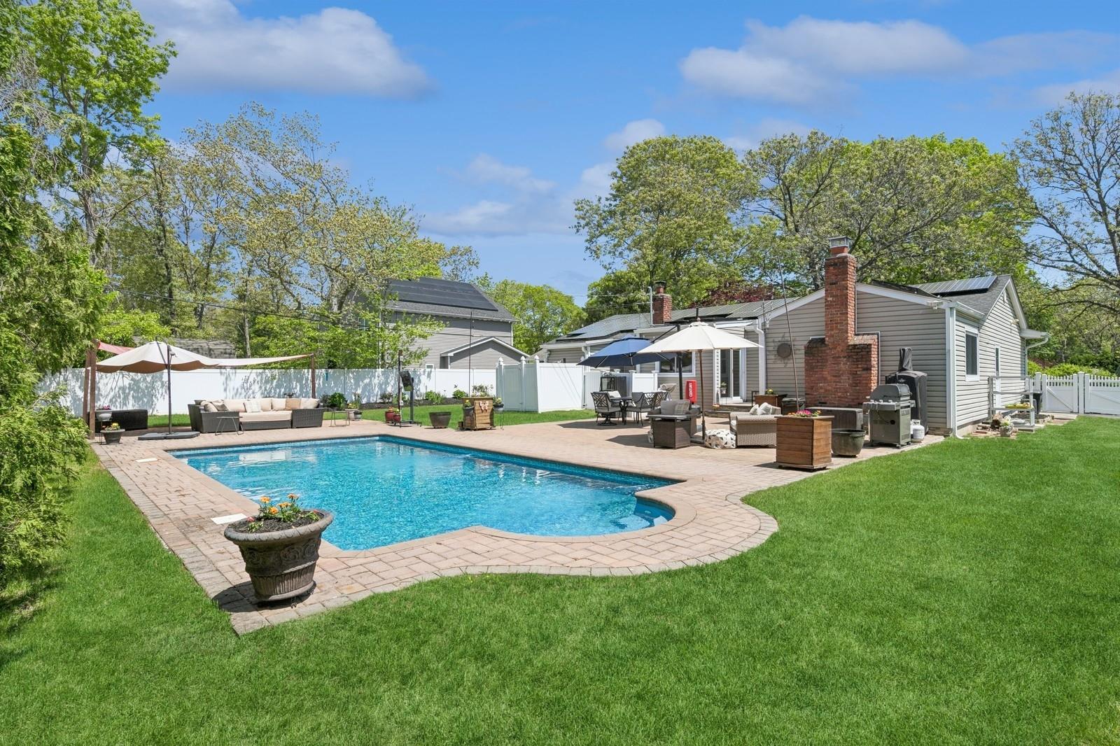 4 Winfield Davis Drive, Coram, New York image 31
