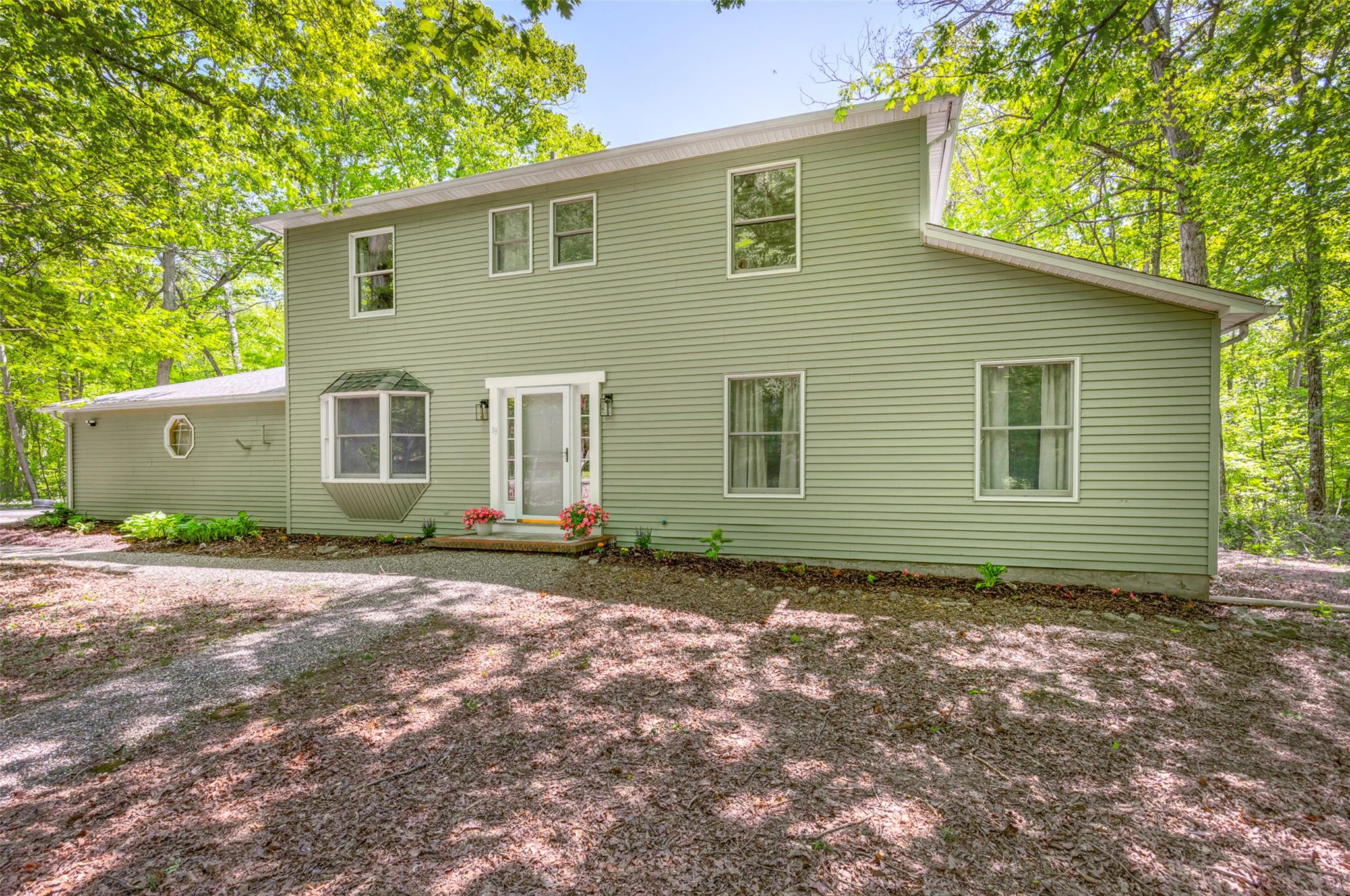 19 Oak Crest Drive
