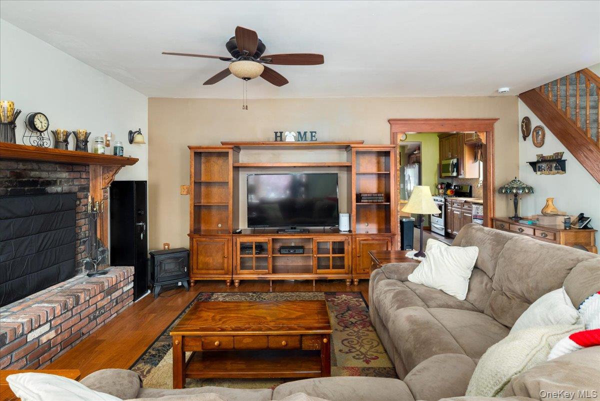210 Frederick Avenue - Photo 4