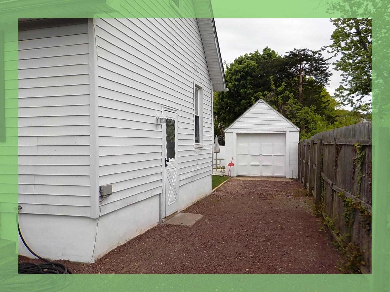 40 Roosevelt Avenue, Islip, New York image 16