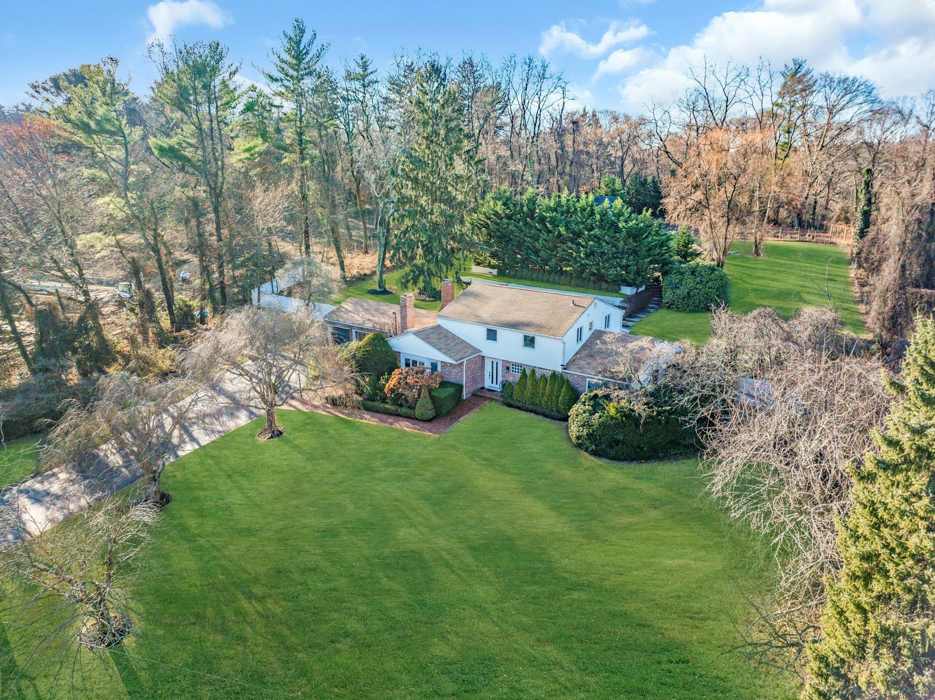 279 Hillcrest Lane, Upper Brookville, New York image 1
