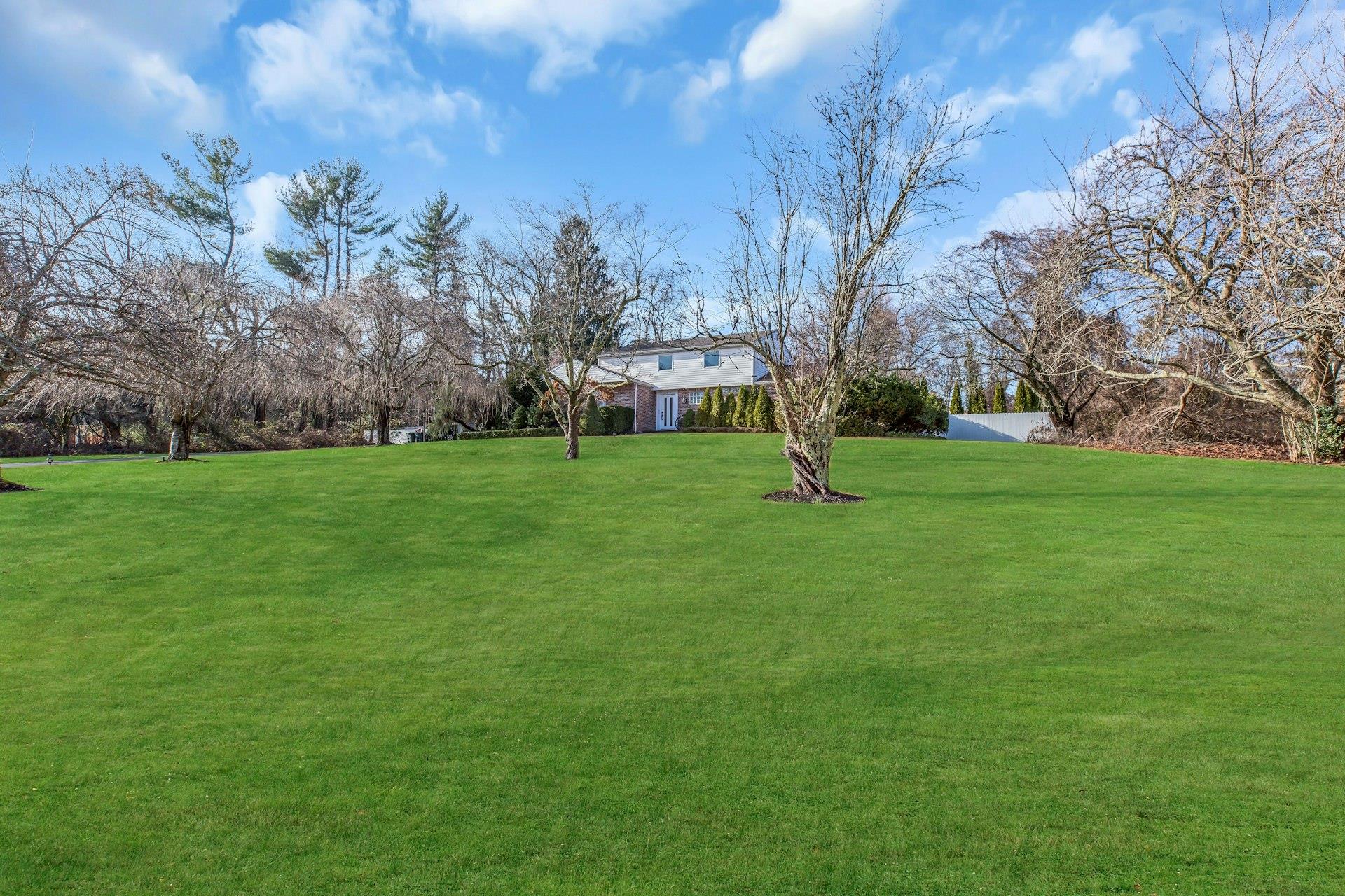 279 Hillcrest Lane, Upper Brookville, New York image 3