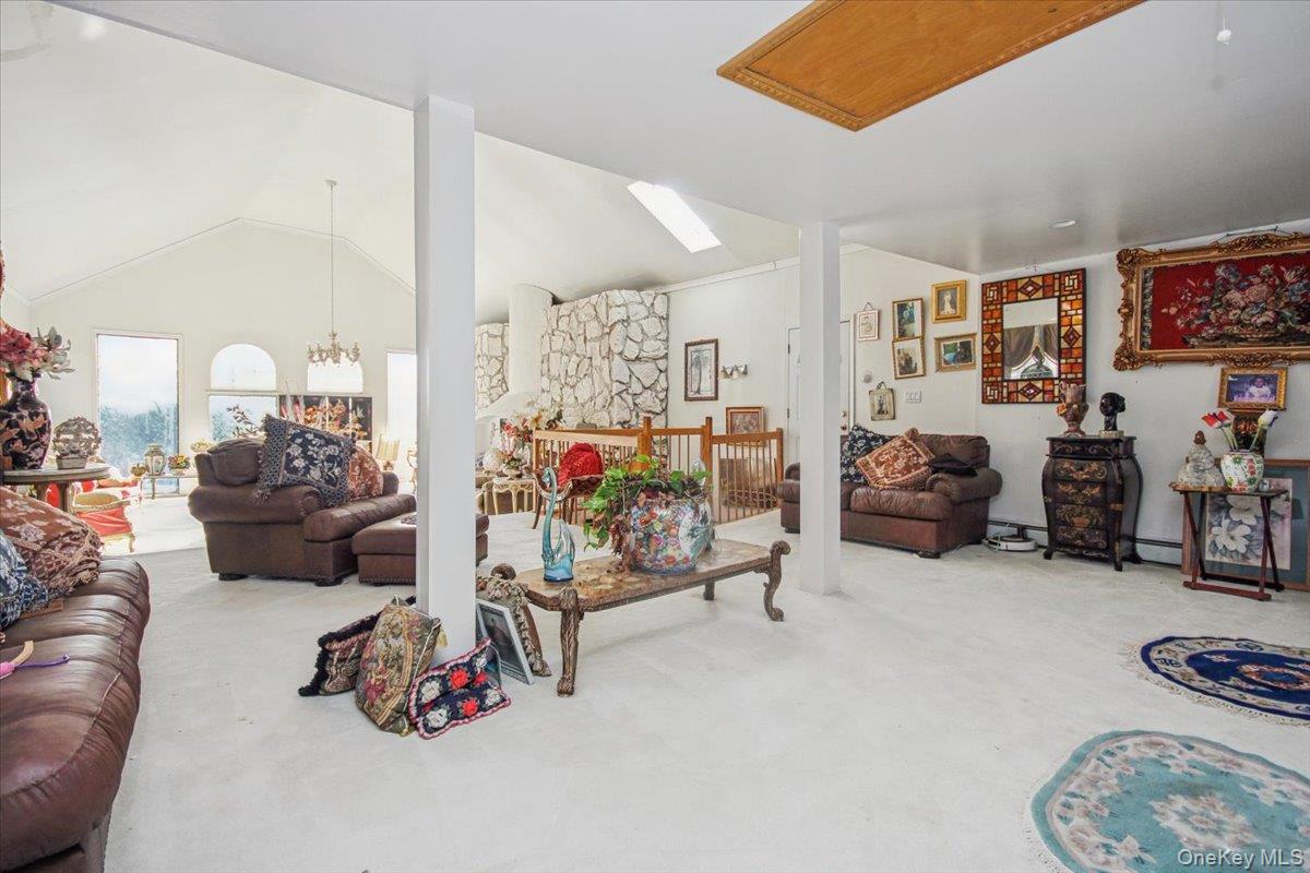 Newburgh, New York 12550, United States, 4 Bedrooms Bedrooms, ,2 BathroomsBathrooms,Residential,Active,254867