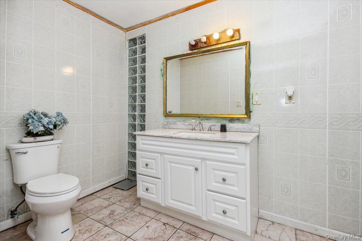 Newburgh, New York 12550, United States, 4 Bedrooms Bedrooms, ,2 BathroomsBathrooms,Residential,Active,254867