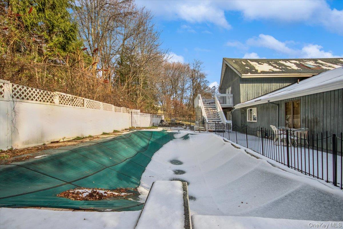 Newburgh, New York 12550, United States, 4 Bedrooms Bedrooms, ,2 BathroomsBathrooms,Residential,Active,254867