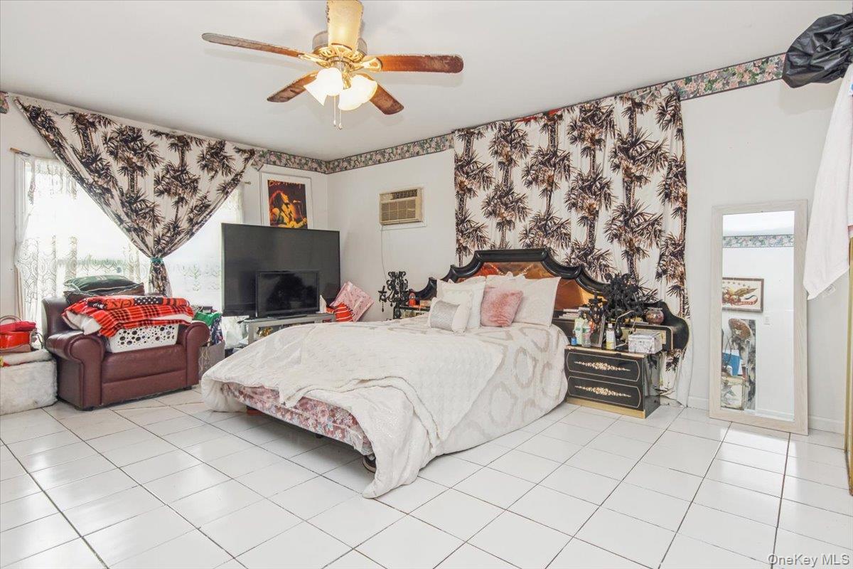 Newburgh, New York 12550, United States, 4 Bedrooms Bedrooms, ,2 BathroomsBathrooms,Residential,Active,254867