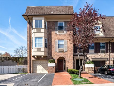 1328 Robin Lane 67U Bayside NY 11360