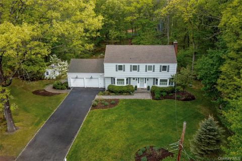 Homes For Sale - 19 Deer Run Road<br/> South Salem, NY 10590