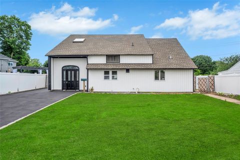 205 Blueberry Lane Hicksville NY 11801