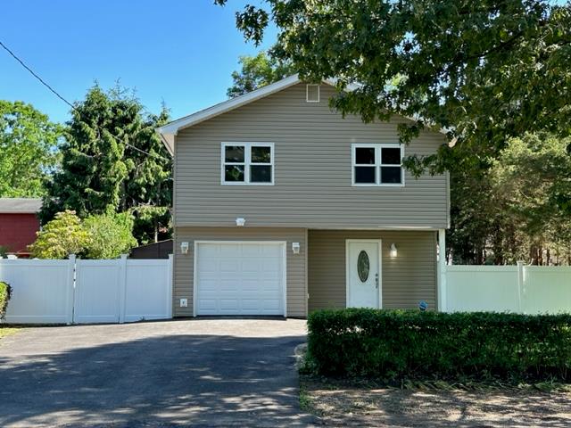 96 Patchogue Avenue, Mastic, New York image 16