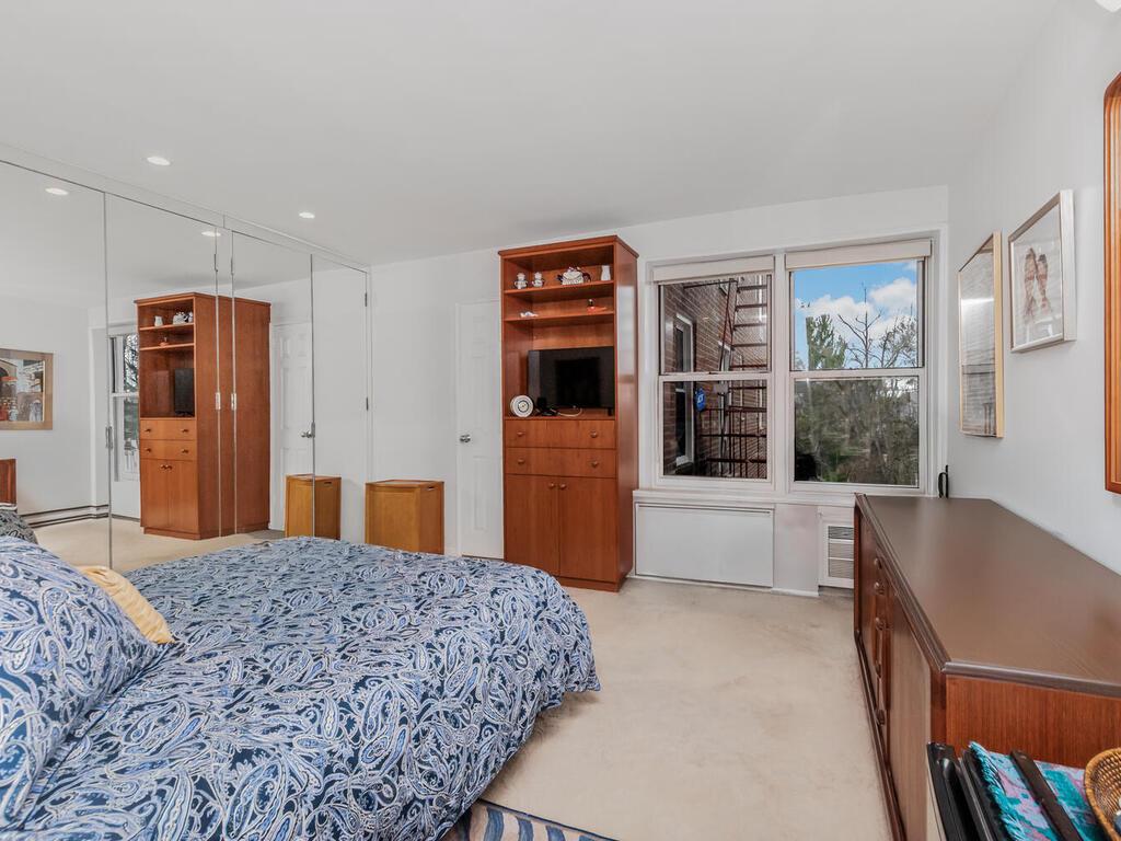 679 W 239th Street #4F, Bronx, New York image 4