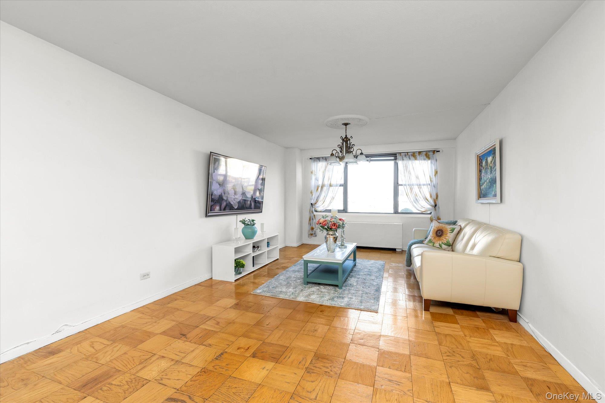 61-20 Grand Central Parkway C207