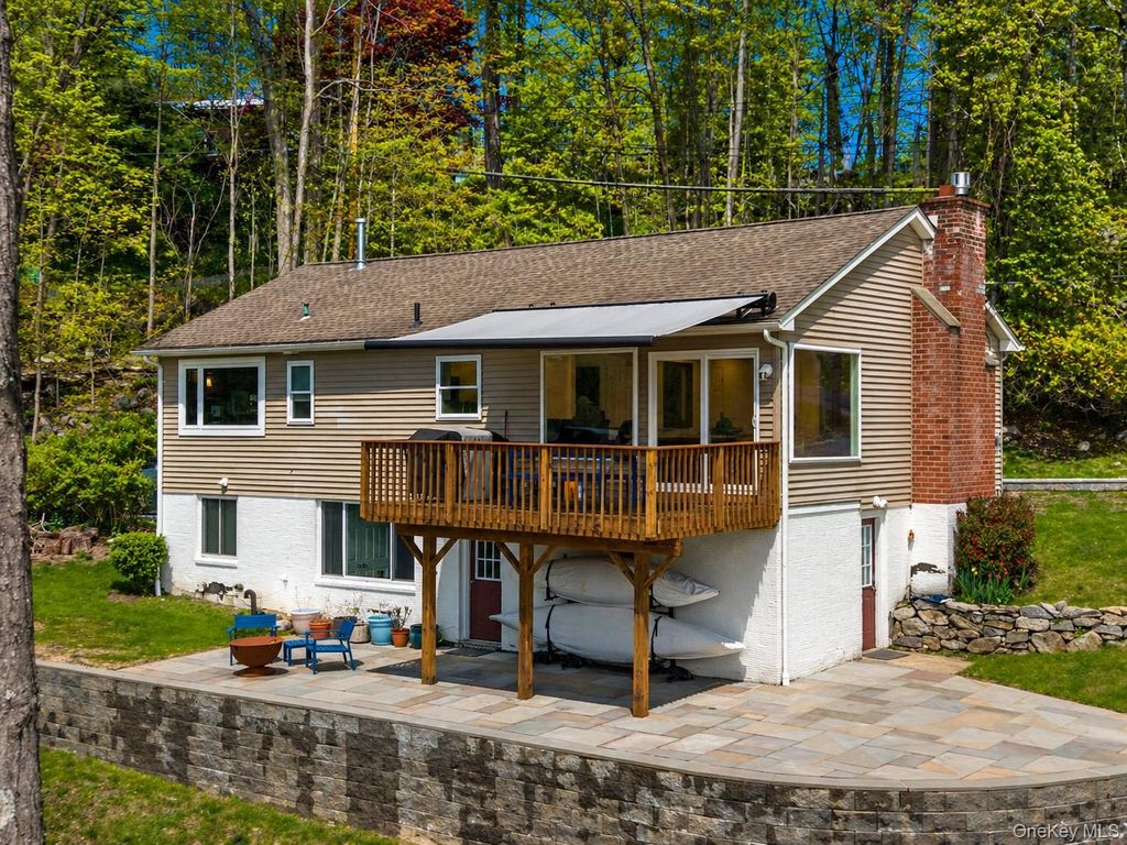 Photo of 101 Seven Hills Lake Drive, Carmel, NY 10512 (MLS # 996281)