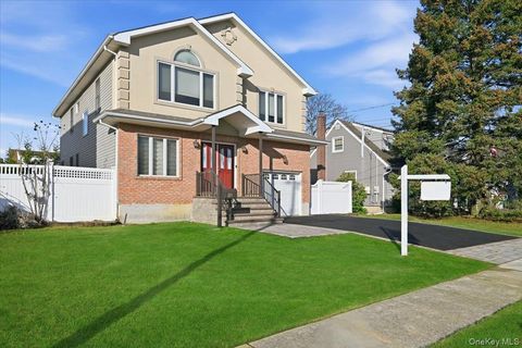 2202 Beech Street Wantagh NY 11793