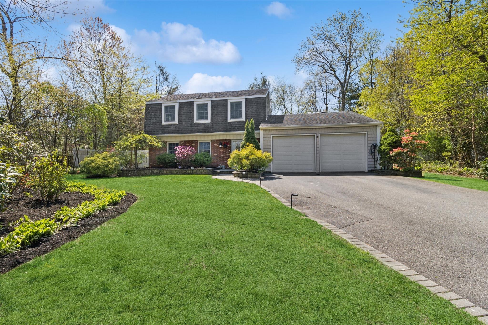 Property for Sale at W Parsons Court, Setauket, Hamptons, NY - Bedrooms: 3 
Bathrooms: 3  - $795,000