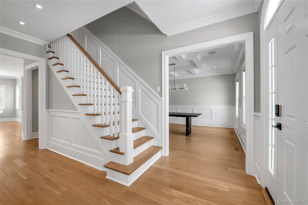 Photo of 36 Fenimore Avenue, Garden City, NY 11530 (MLS # 959996)