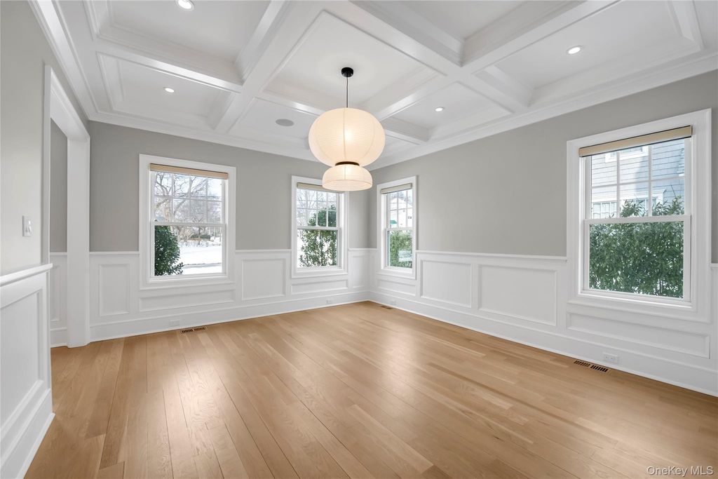 Photo of 36 Fenimore Avenue, Garden City, NY 11530 (MLS # 959996)